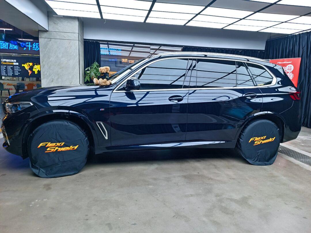 宝马x5装贴固驰隐形车衣