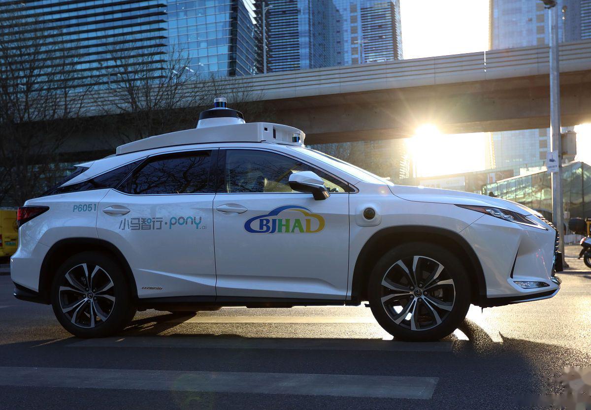 在北京开启车内无人自动驾驶出行服务收费 近日报道,小马智行(pony