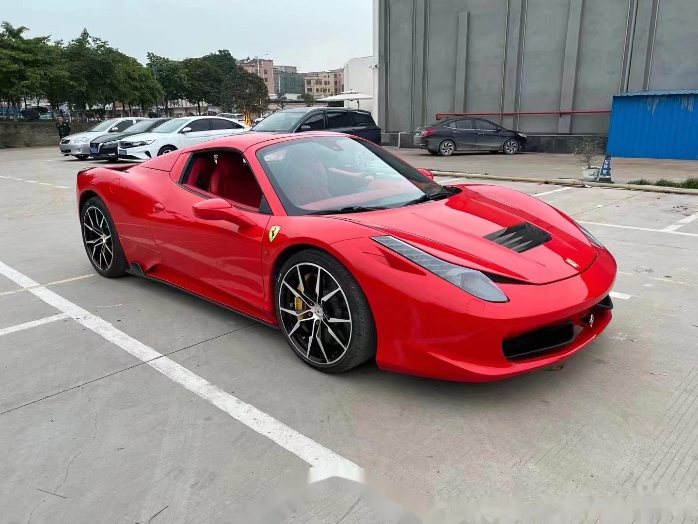 几十万 特价现货2015年法拉利458敞篷版,红色红内,led方向盘,锻造轮毂