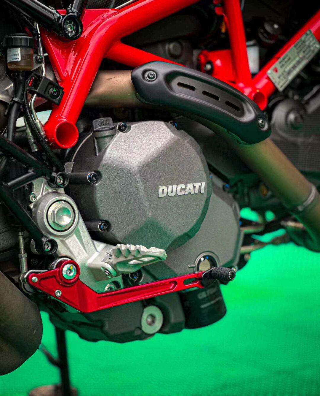 杜卡迪骇客950sp