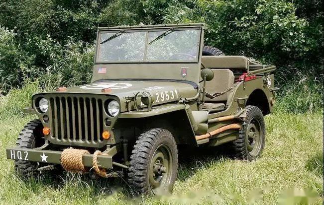 最早的越野车是军车演化而来,如图123这台经典的威利斯!