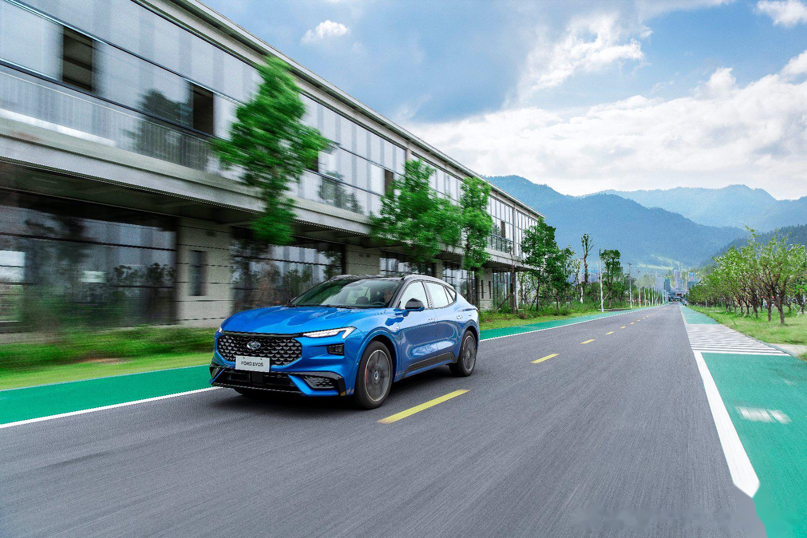 更懂年轻人的新一代智能suv 福特evos搭载的电动动力系统也非常出色