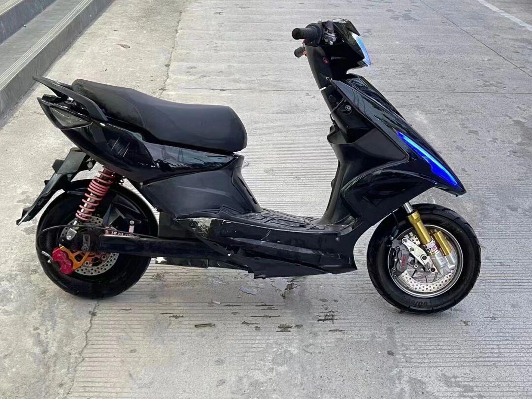 三阳鬼一 配置:蓝德470控制器 全顺1500瓦片电机 电池:全新72v20安超