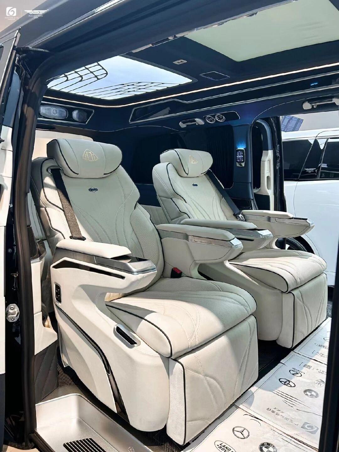 奔驰迈巴赫款高顶v260