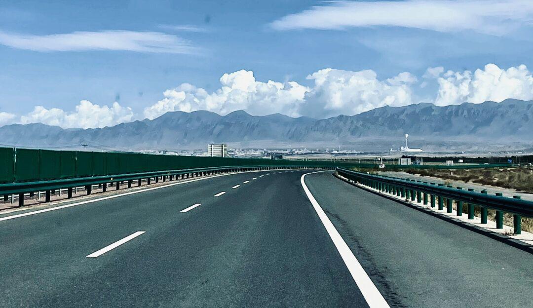 西北沙漠公路9815苍天般的阿拉善