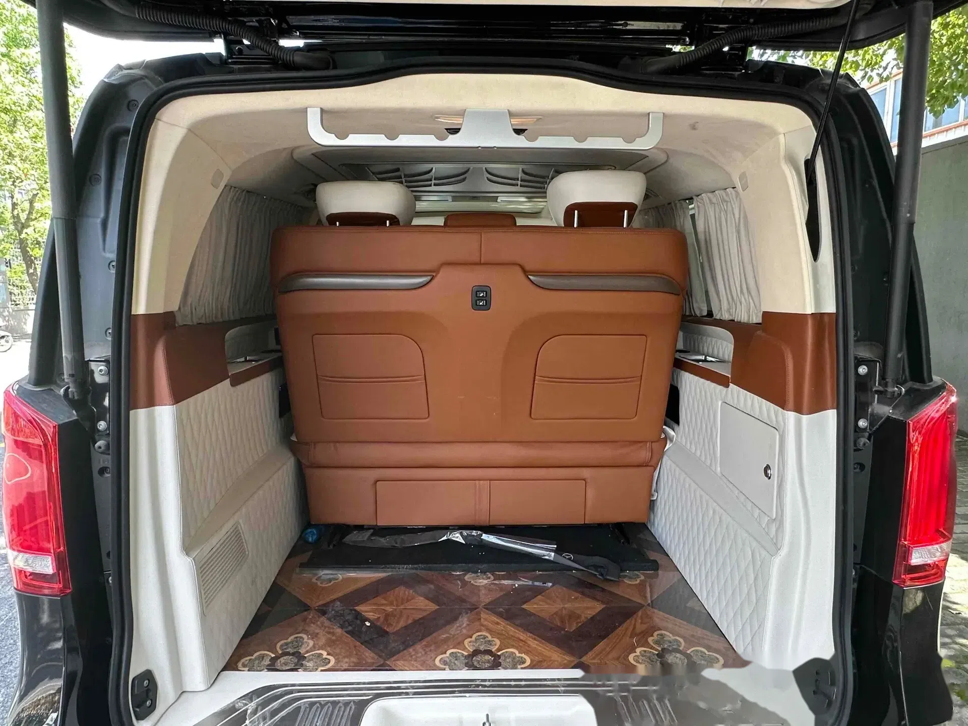 奔驰v级 2021款 v 260 l 长轴距豪华版 21