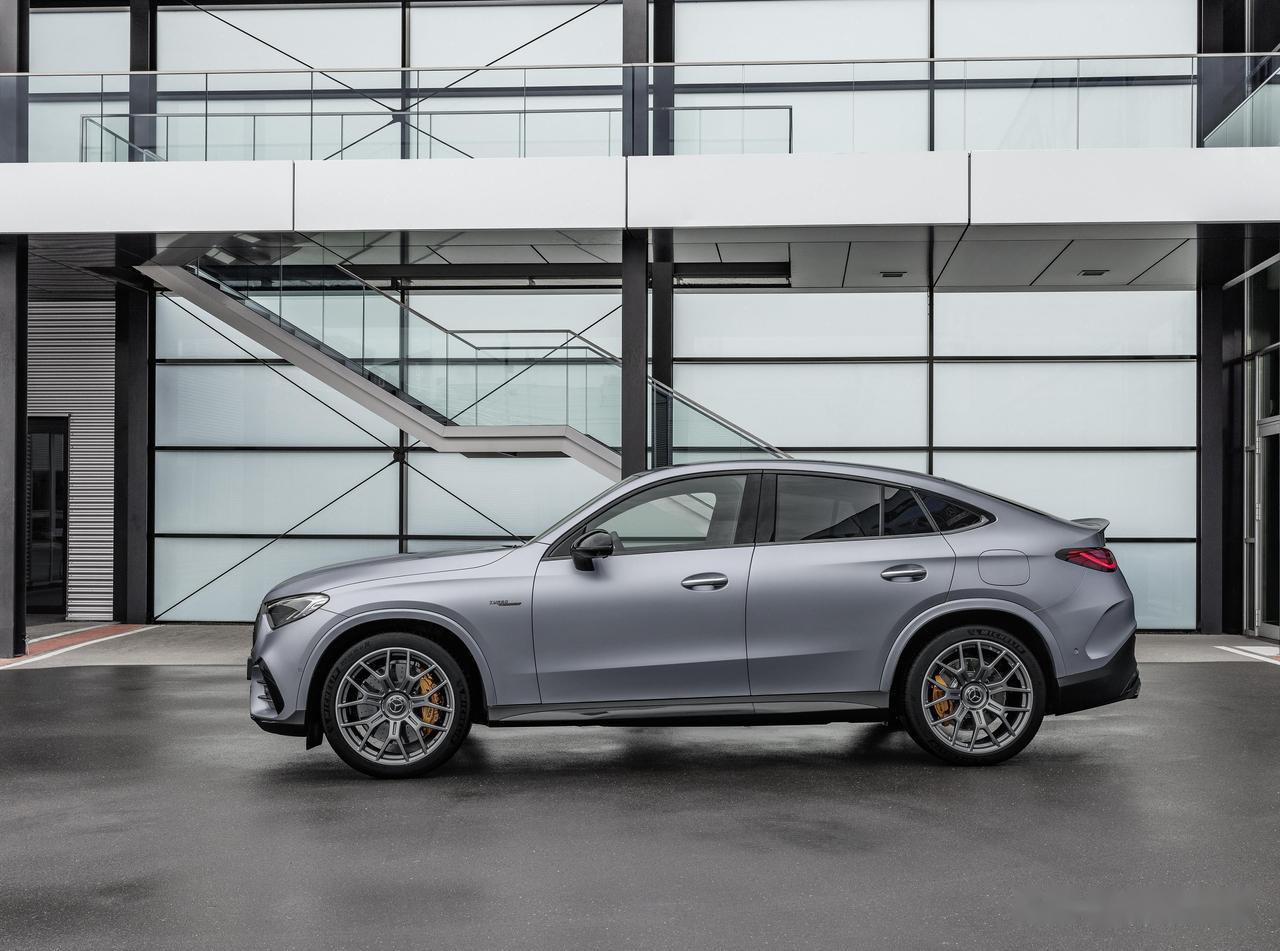 大白叫全新amg glc 43 coupe,2.0t四缸轻混;大银叫全新amg