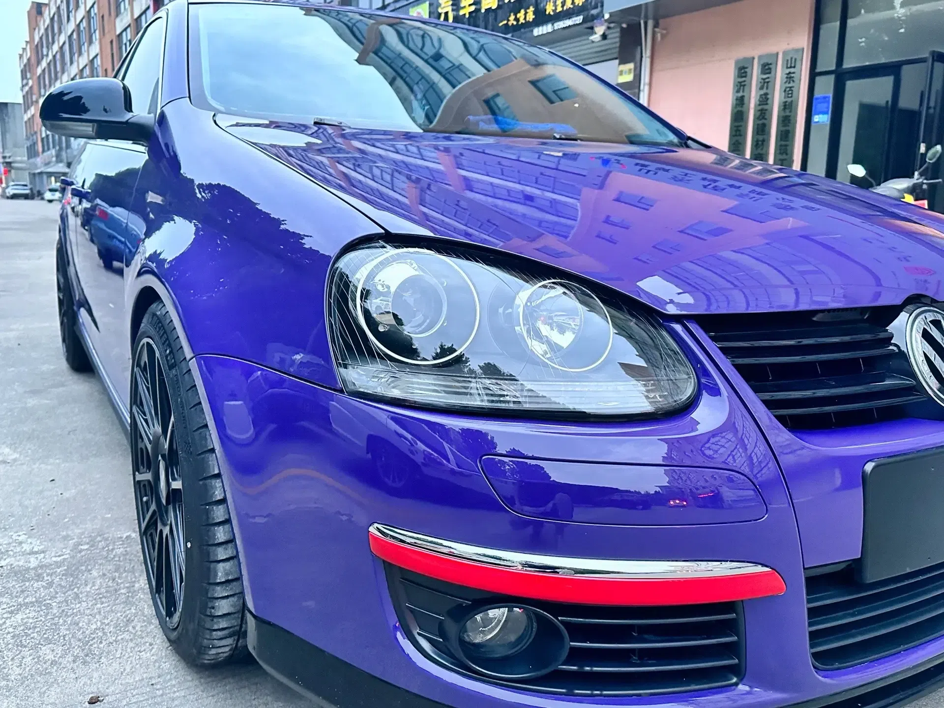 速腾全车里外翻新改色,黑改紫罗兰,成品效果,颜色挺骚气