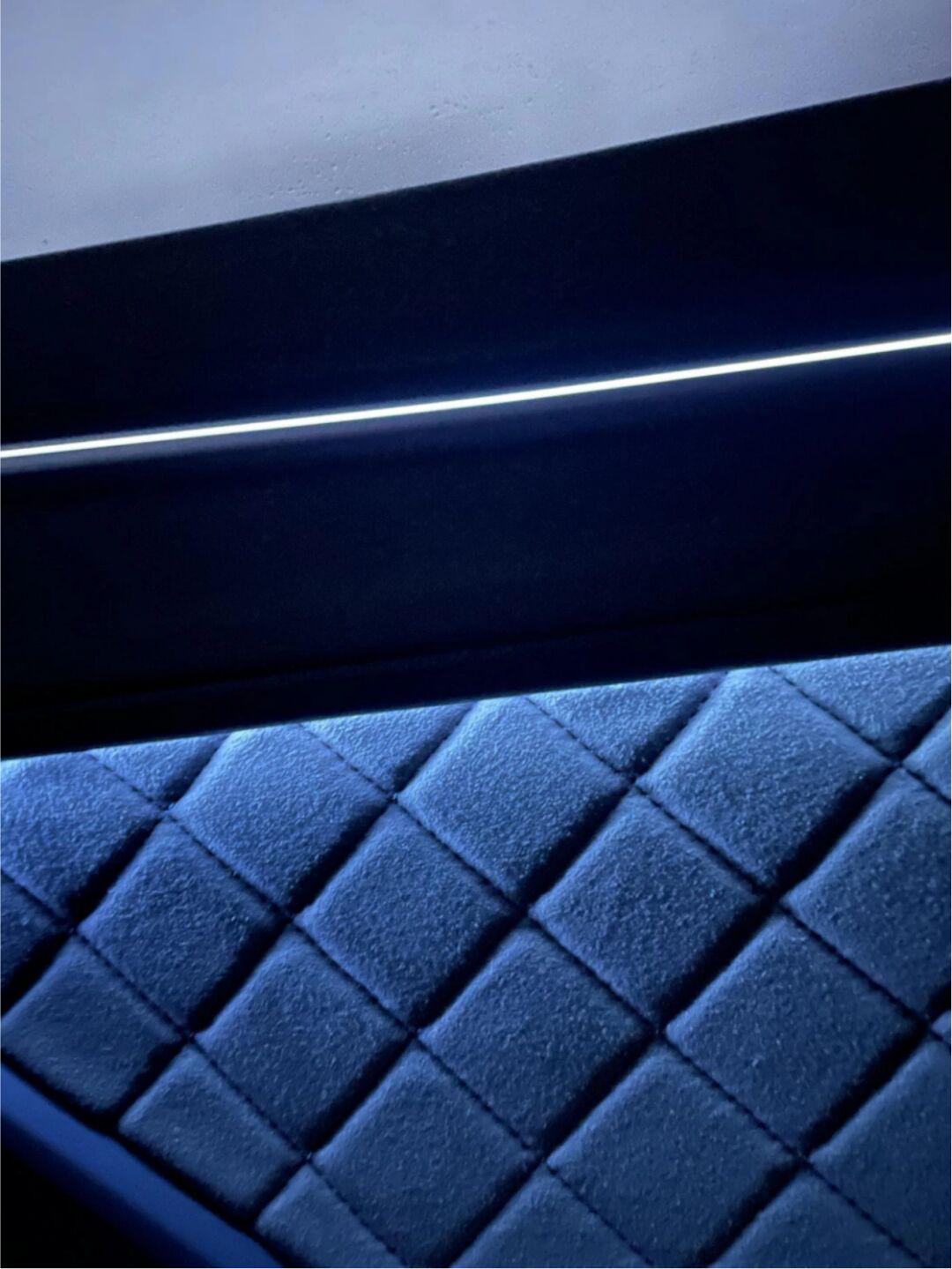 晚上坐进姐妹的新奥迪q3 sportback,氛围灯