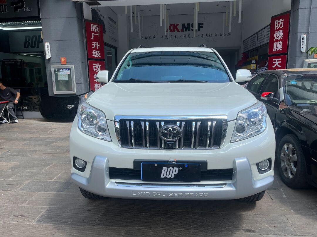 丰田普拉多装贴车衣77隔热膜