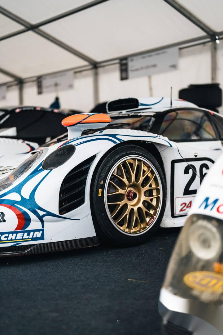 1998年的911 gt1 26号涂装勒芒冠军原车 可惜在今年速度节的最后一天
