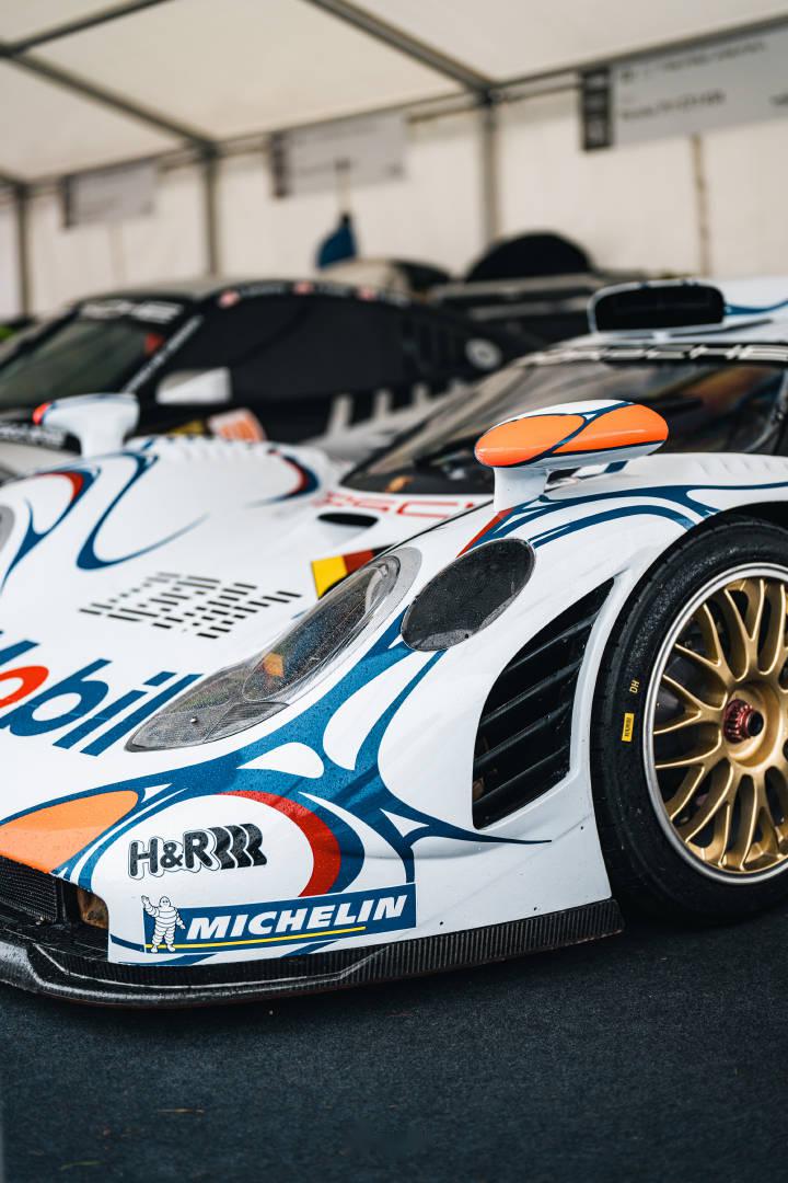 1998年的911 gt1 26号涂装勒芒冠军原车 可惜在今年速度节的最后一天