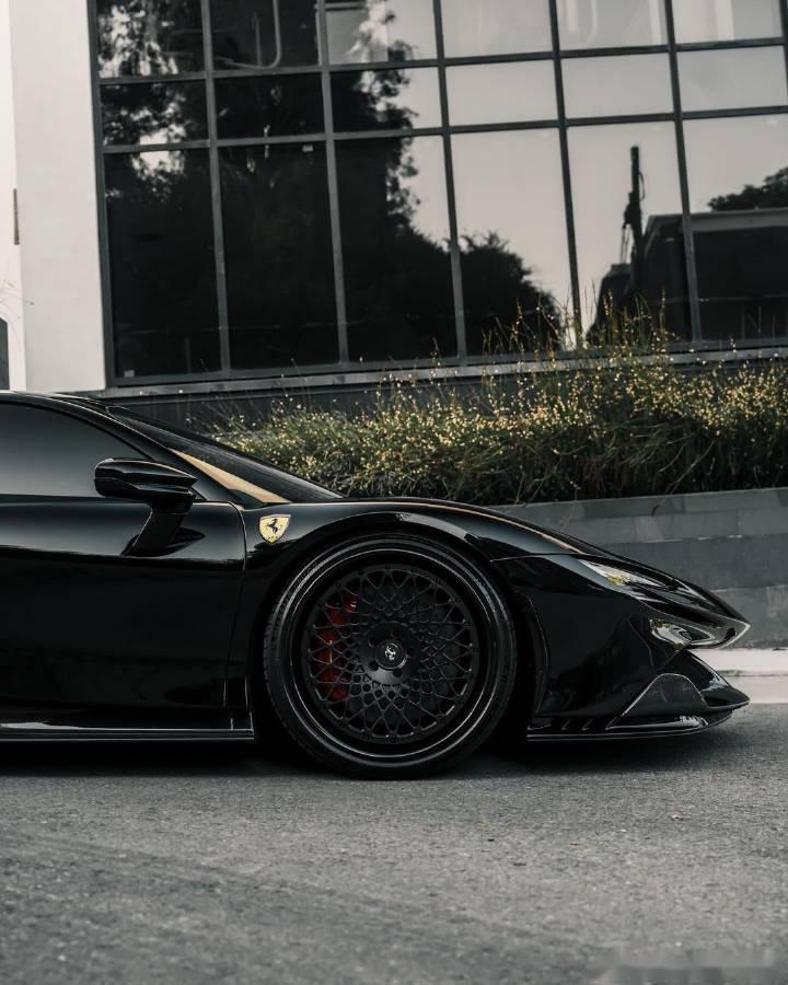 黑武士法拉利 🖤 ferrari sf90 stradale_汽车杂谈社区_易车社区