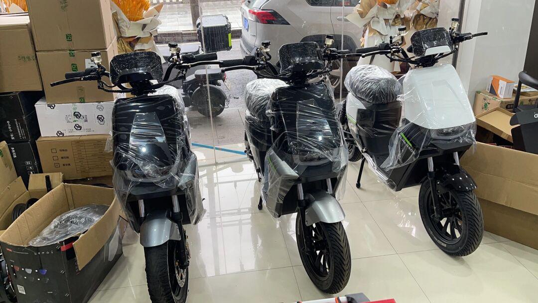 奇迹牛电动车 型号颜色齐全 欢迎到店试驾体
