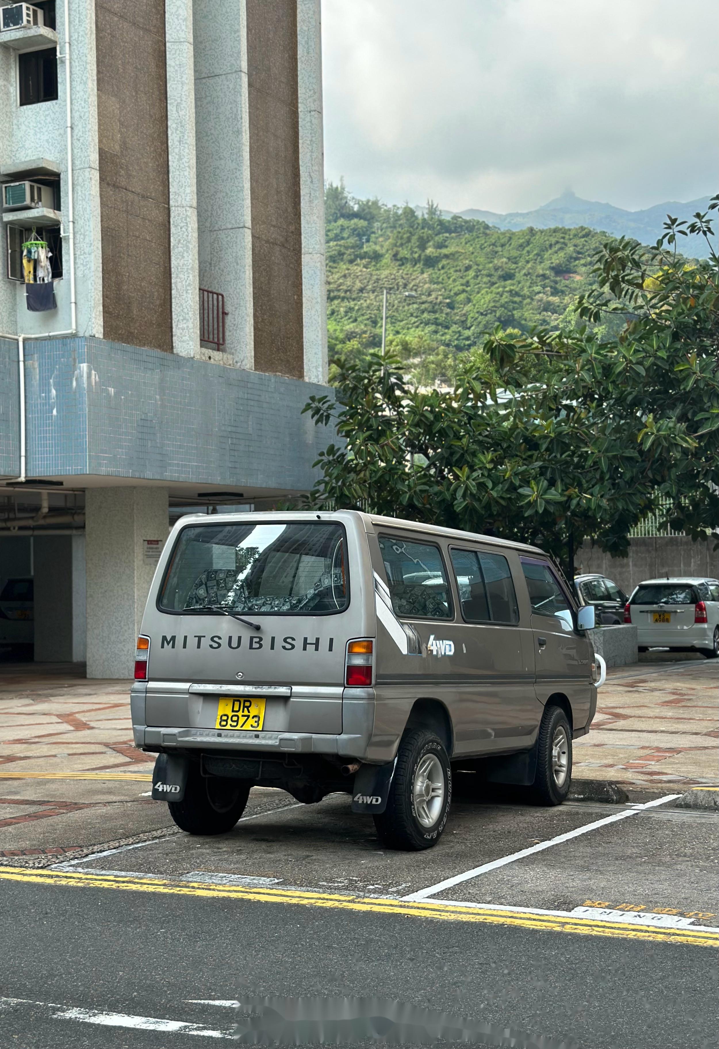 第三代三菱得利卡mitsubishi delica l300 4wd 4-doo