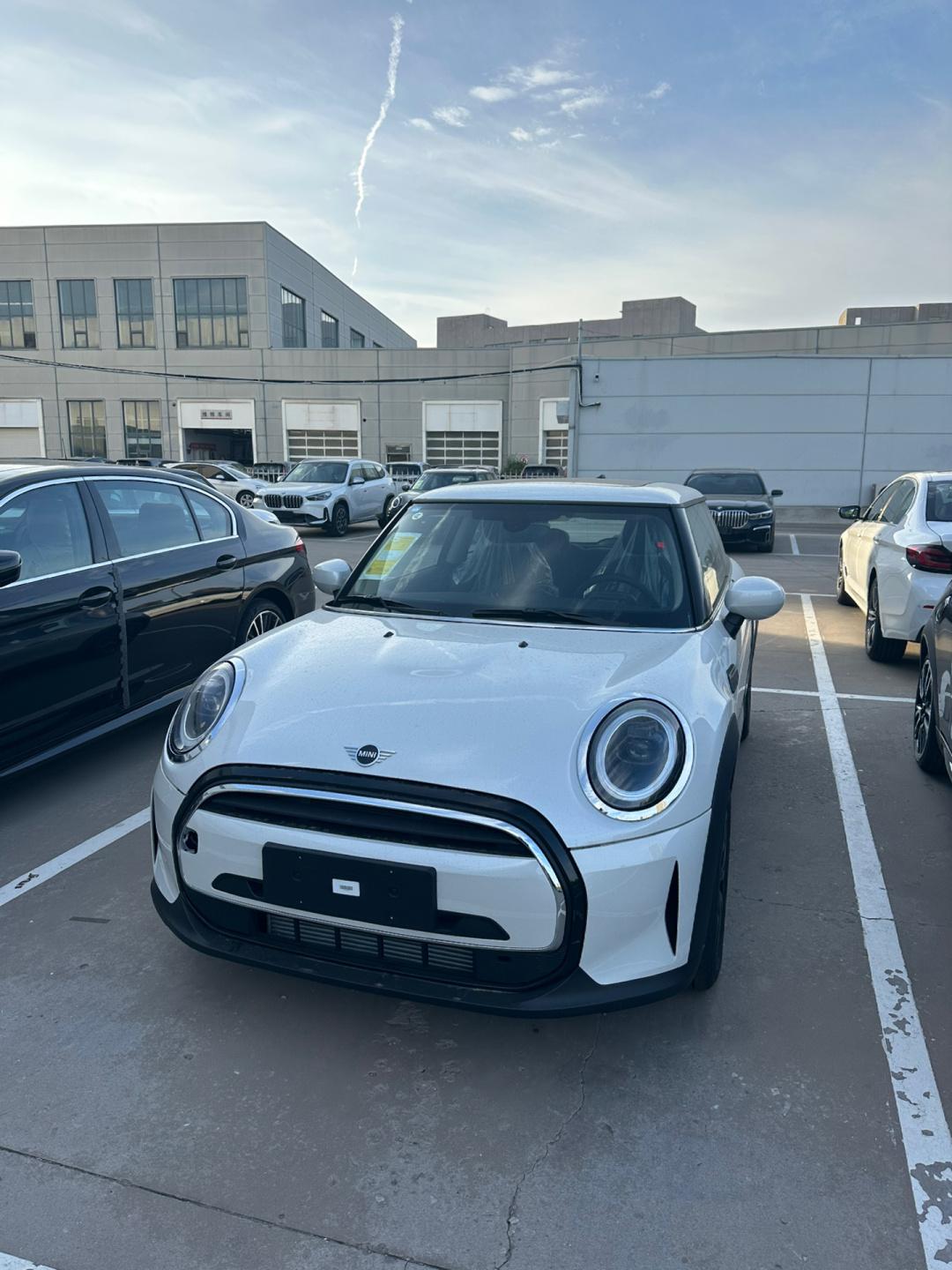 mini one 三门版.179800这个价格香不香