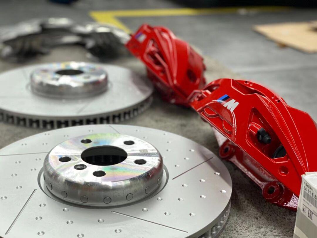 22款宝马x3原厂mp刹车卡钳,红红火火更年轻