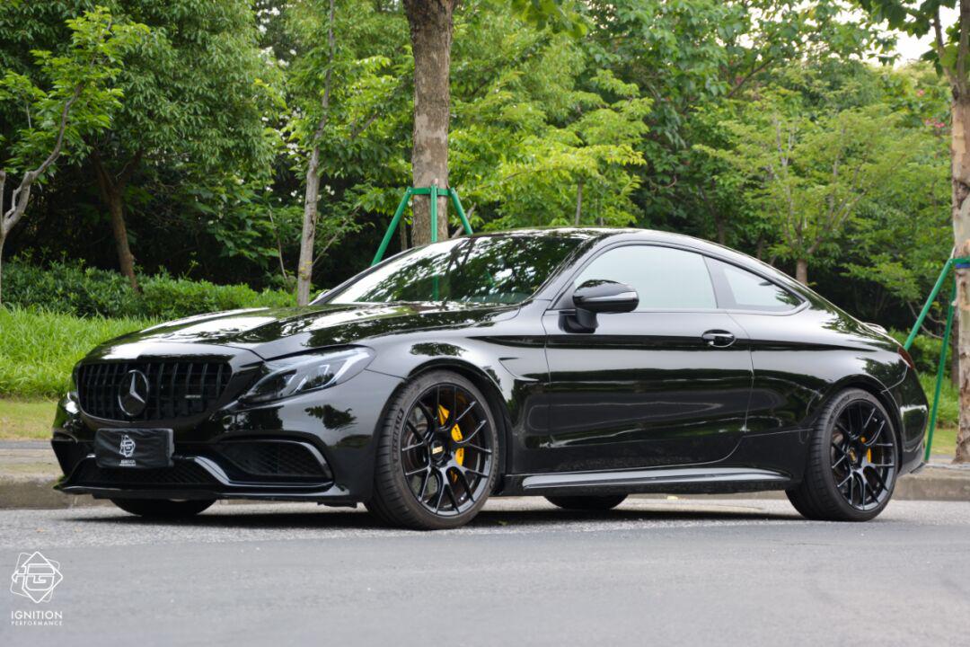 很难不爱的黑武士风格amg c63