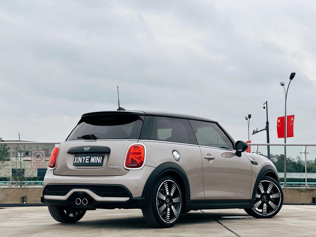上新97|22款mini cooper s 艺术家 独角兽灰