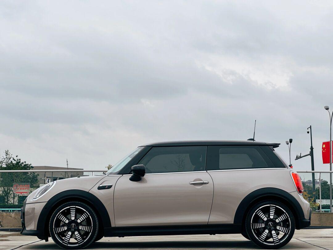 上新97|22款mini cooper s 藝術家 獨角獸灰