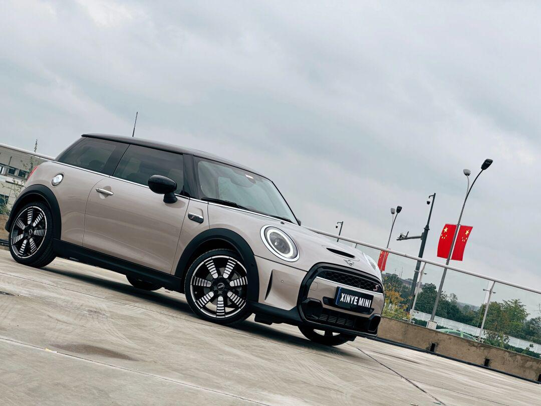 上新97|22款mini cooper s 藝術家 獨角獸灰