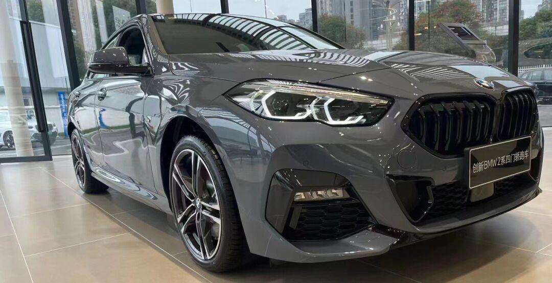 新款进口宝马2系四门轿跑车