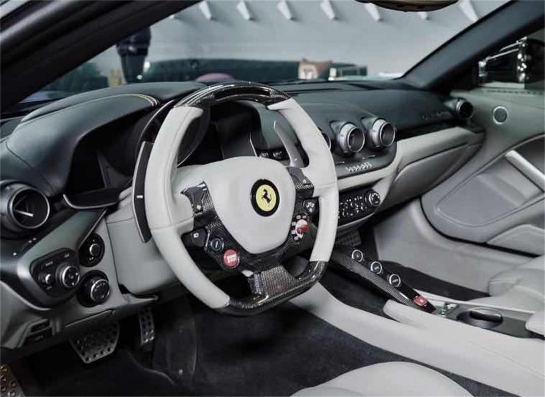 法拉利 f12 02灰色内饰好看多了!