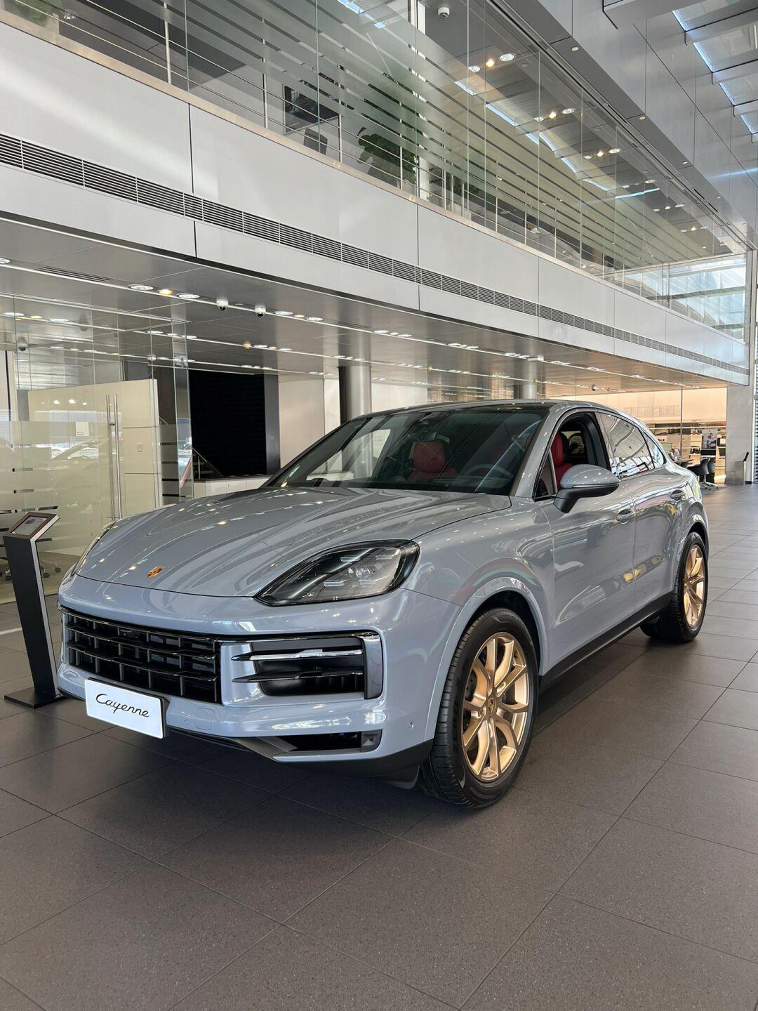 极地灰-保时捷新款cayenne