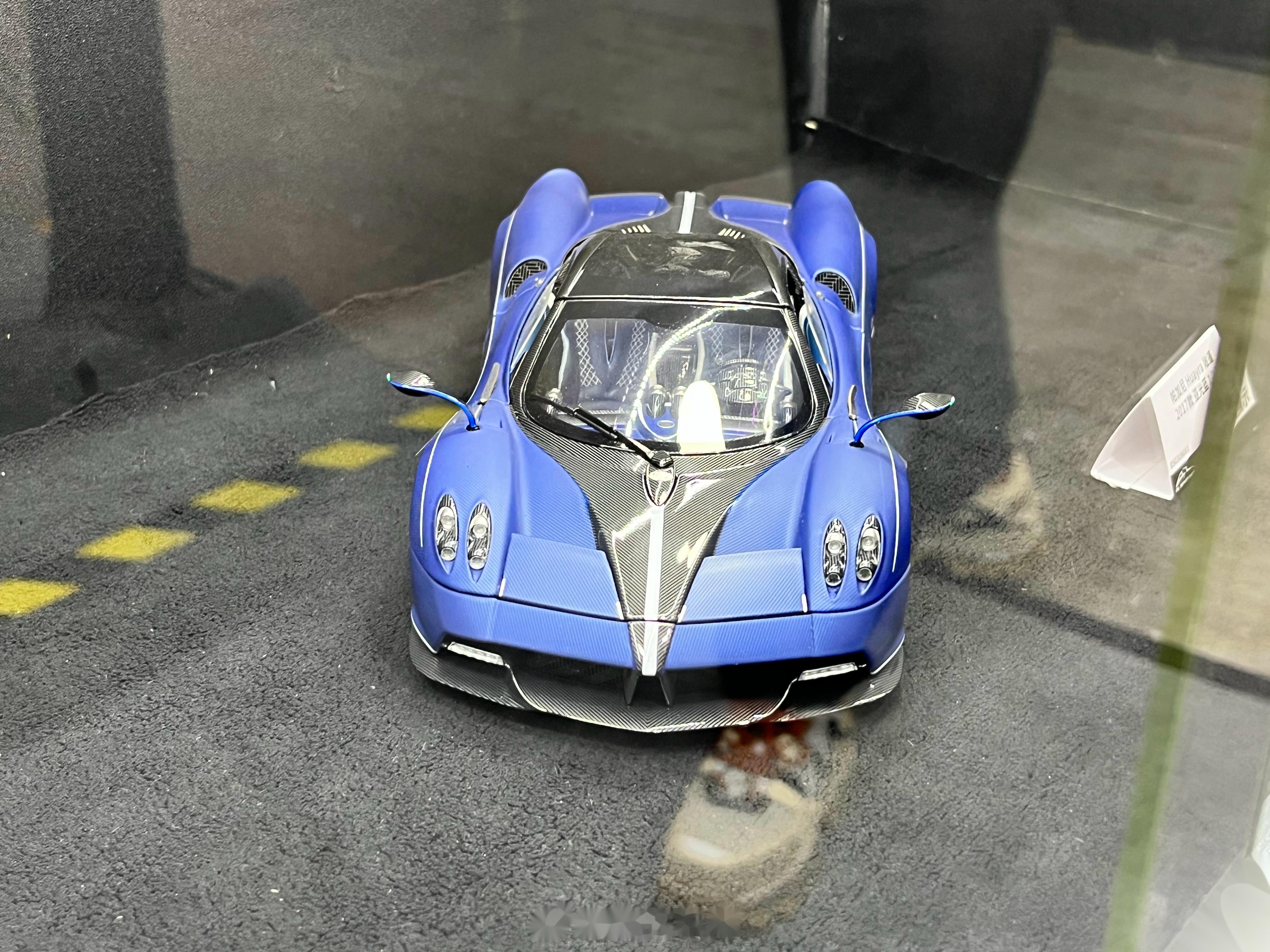 almostreal展台热度最高的超跑车型除了法拉利还有帕加尼,花雅敞篷这