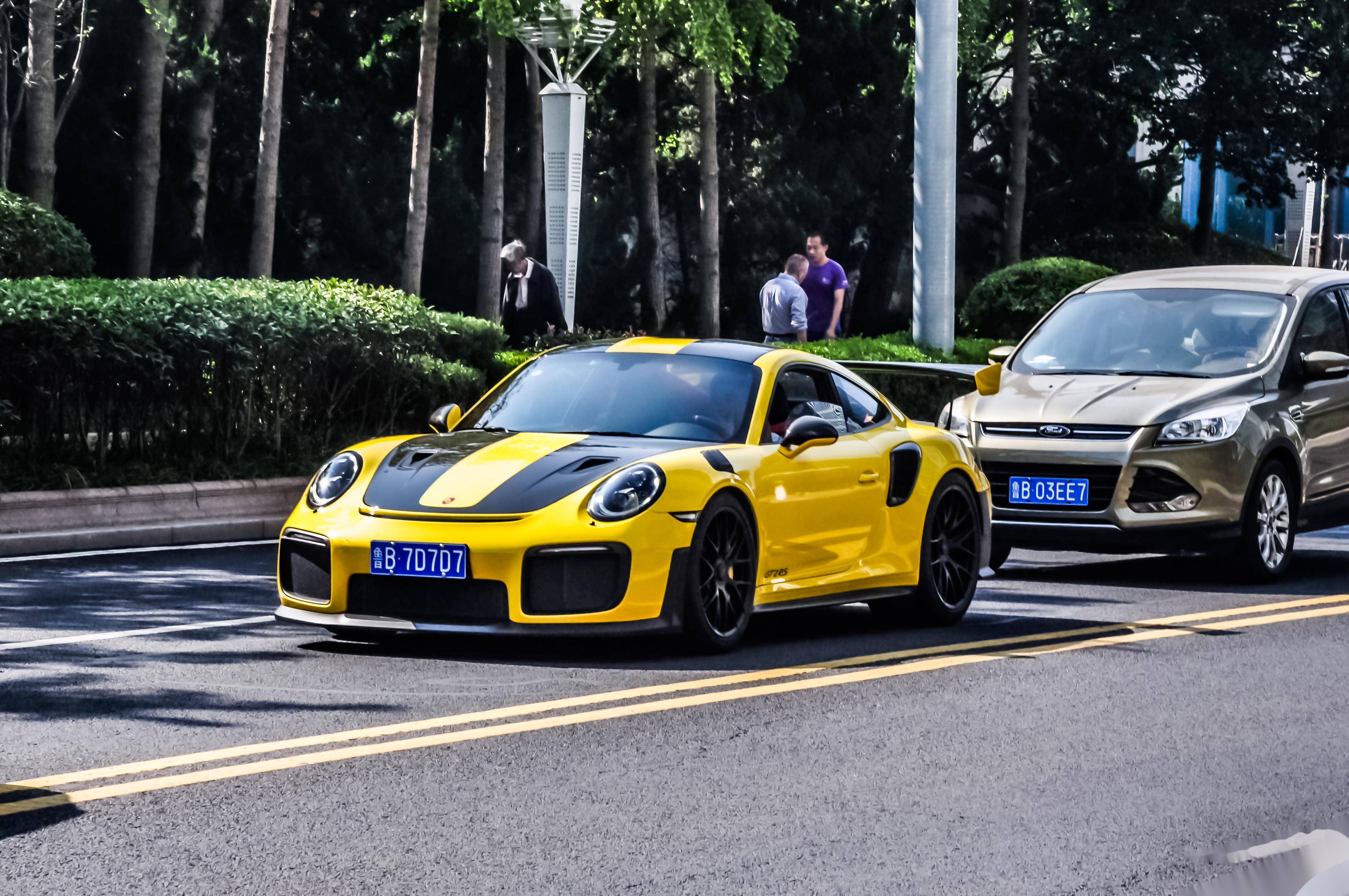 满血复活我明天有可以拍车啦 好看的gt2rs_保时捷911社区_易车社区