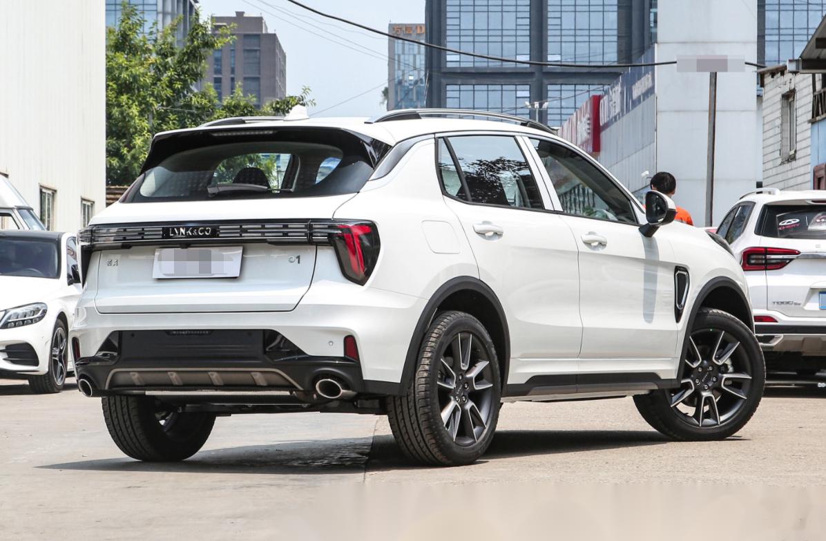 前几天看到领克01畅销欧洲的新闻,领克01 phev占据上半年欧洲插混销量