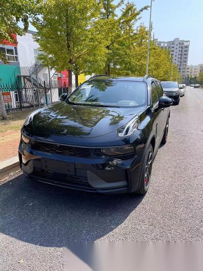 我一定要给你们安利一下领克01四驱暗夜版这款车