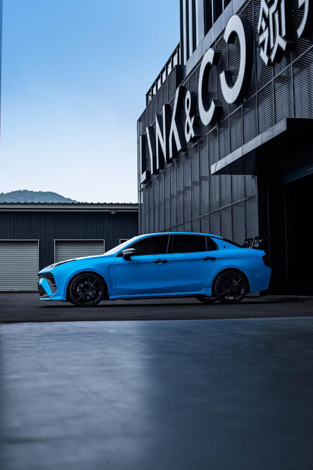 > 领克03  ,炫酷的外观设计,注重内在科技与品质. 领克03  外观设计独