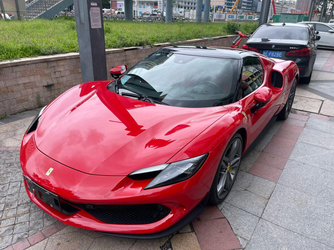 又是苦等2年喜提法拉利296gtb