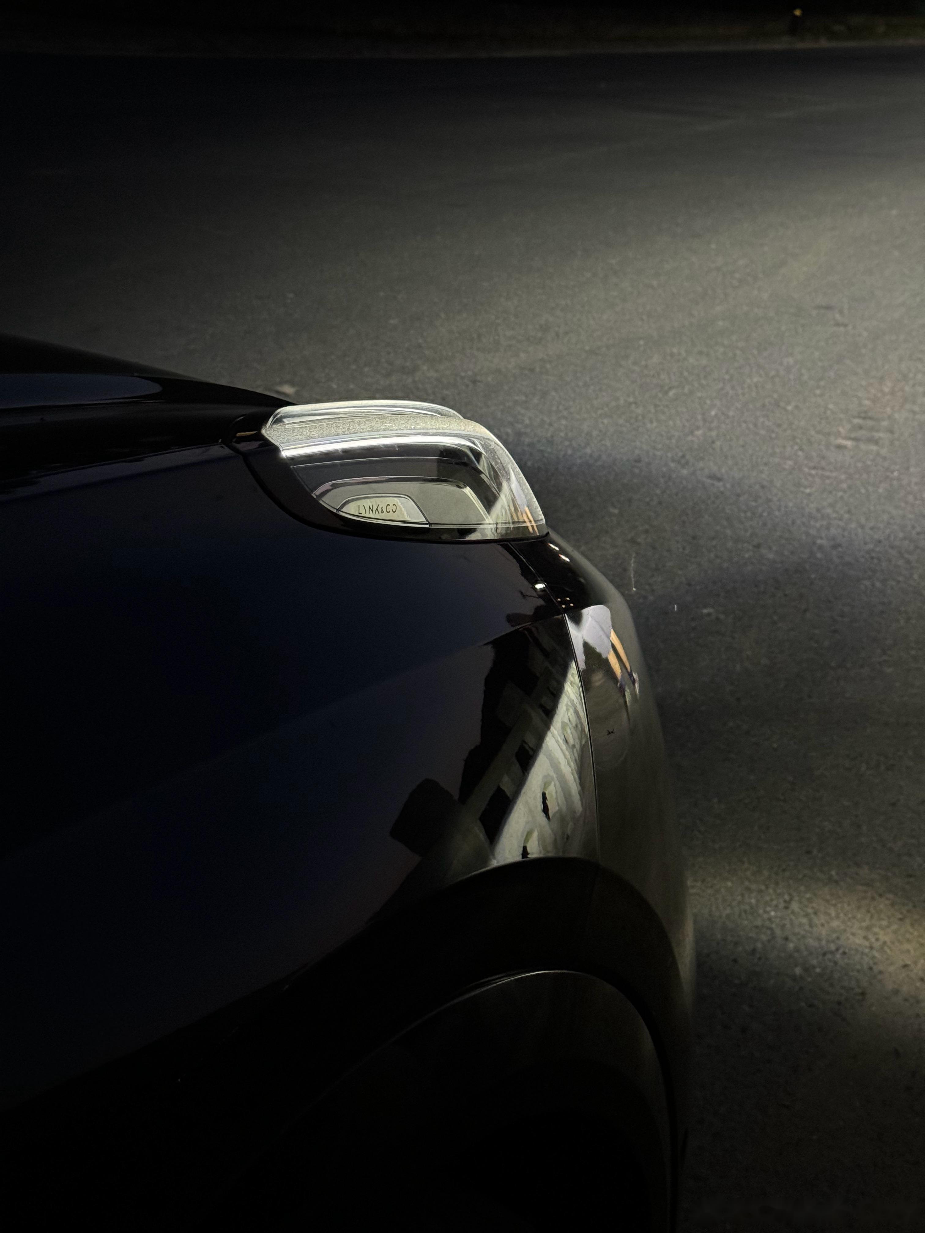 拍摄项目的时候借了一台领克09em-p亚运大五座.