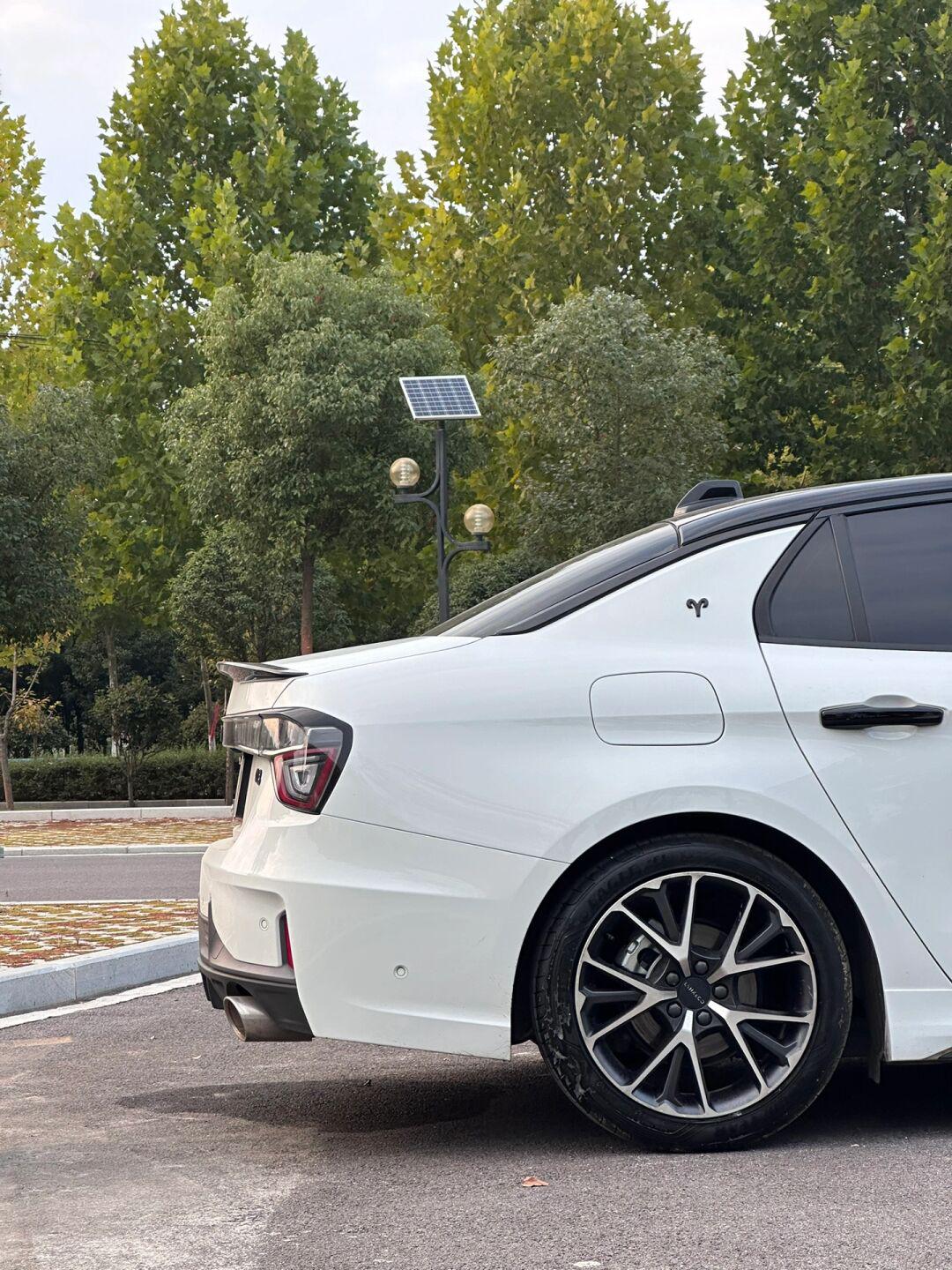 第十五期种草 悬浮黑顶!_领克03社区_易车社区