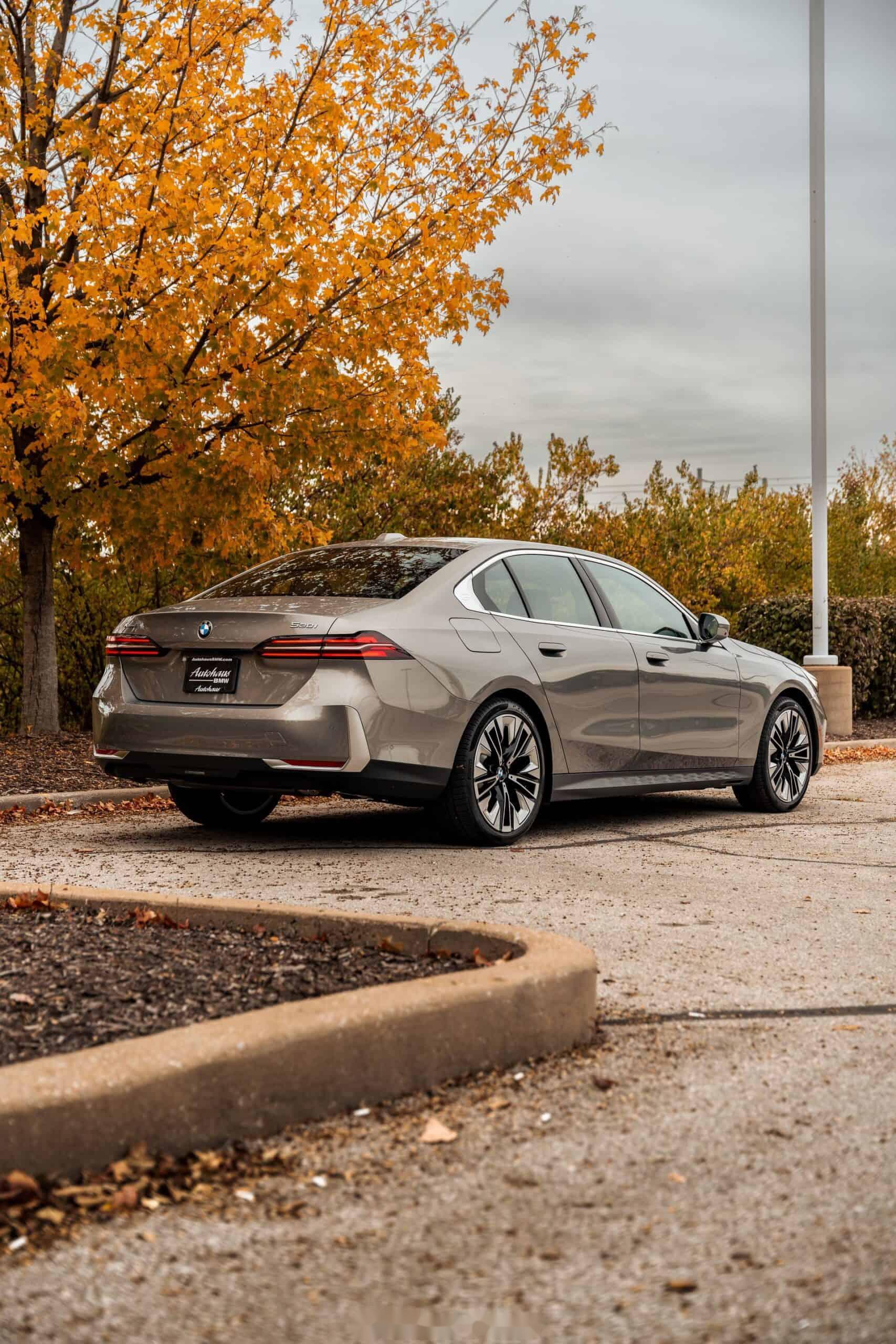 全新宝马530i 海外标轴版 香槟色 豪华套装 我觉得挺漂亮的……你呢?