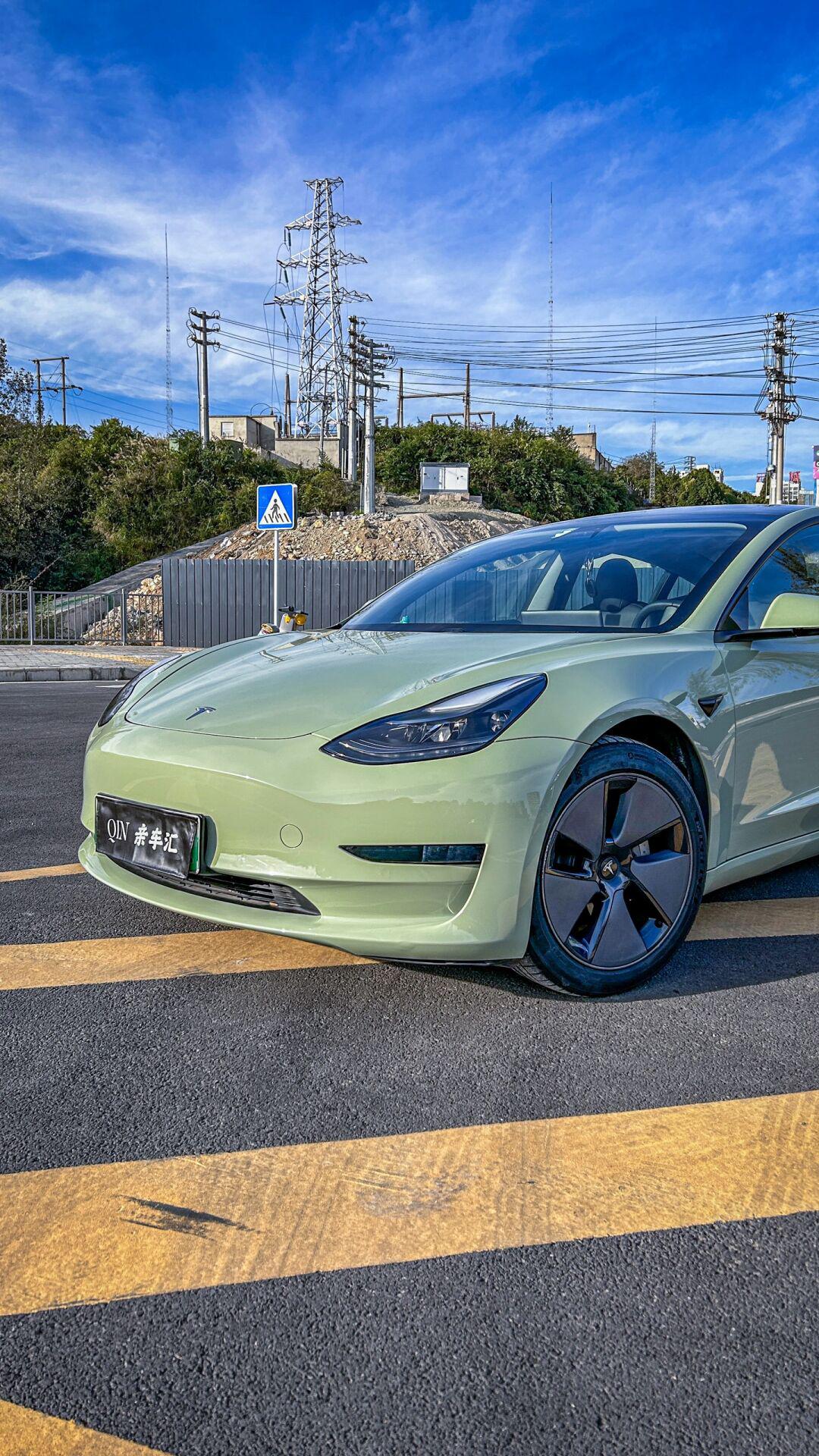 特斯拉model3|钢琴卡其绿92低趴姿态 雅致