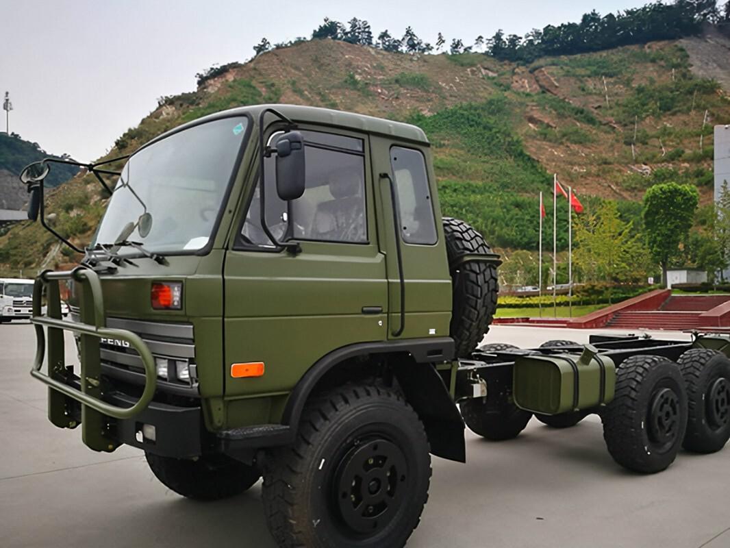 东风eq2102简介——中型货车