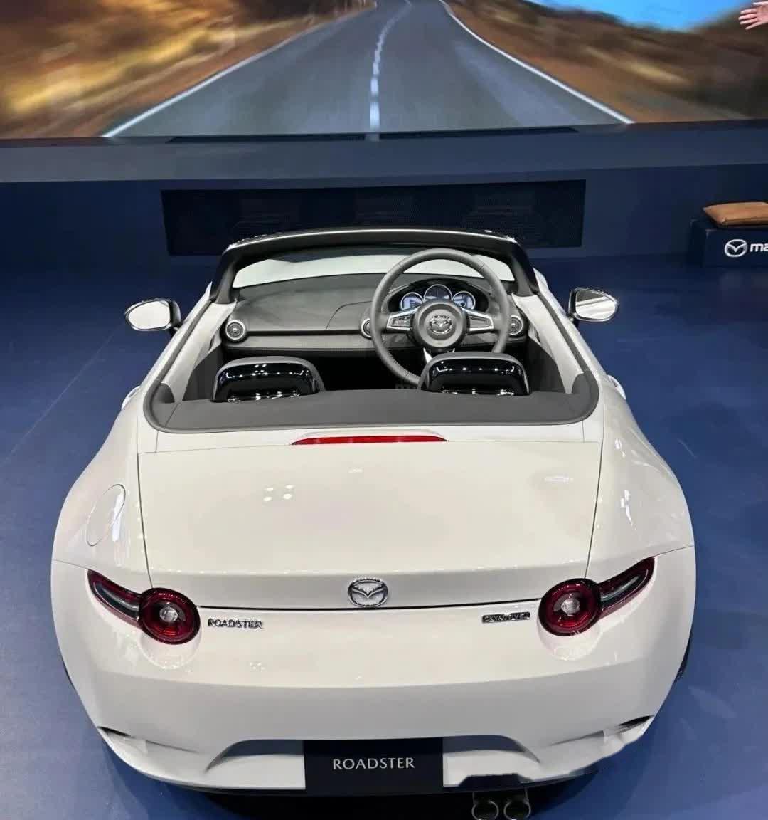 东京车展上的马自达mx-5 nd终极轻量化车引起了人们的关注.