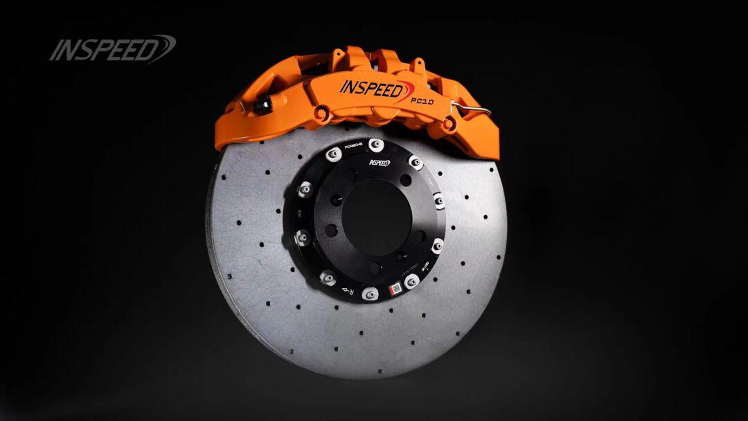 前十后四再配置碳陶刹车盘是什么体验