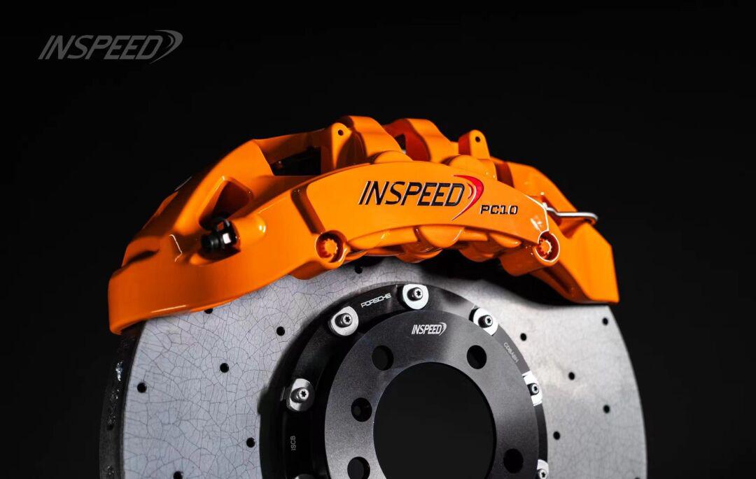 前十后四再配置碳陶刹车盘是什么体验