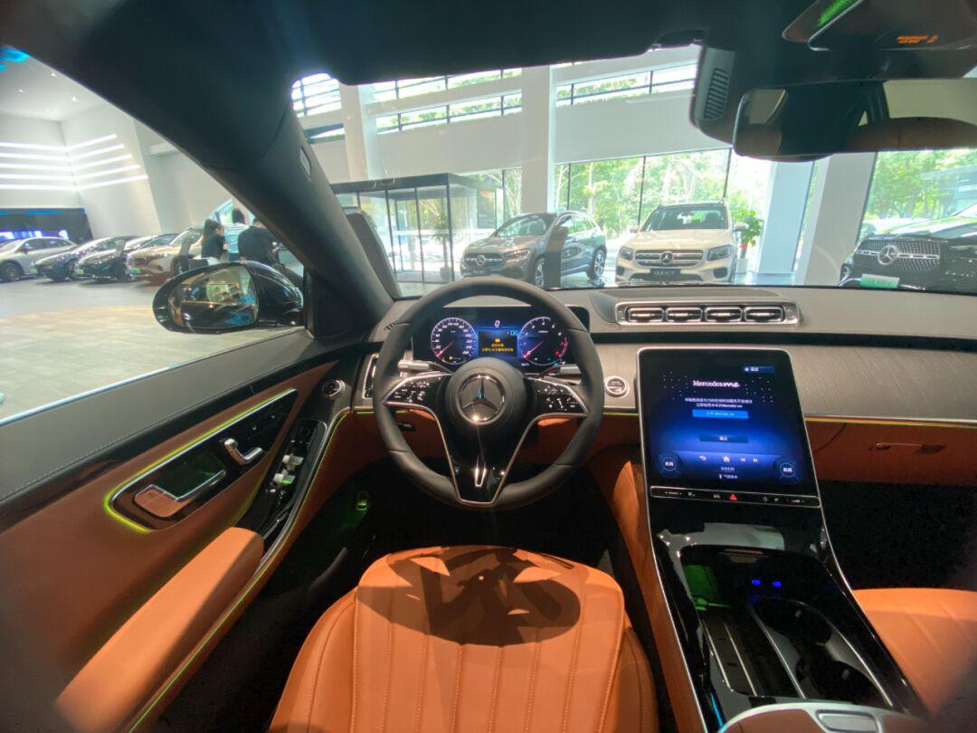 奔驰s480|不是每辆车都有这种压迫感