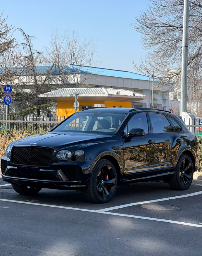 这款黑武士宾利添越真的是太酷啦!