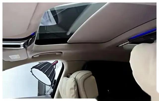 车坛霸主!2024款梅赛德斯迈巴赫s680引发热议 2024款梅赛德斯迈巴赫s6