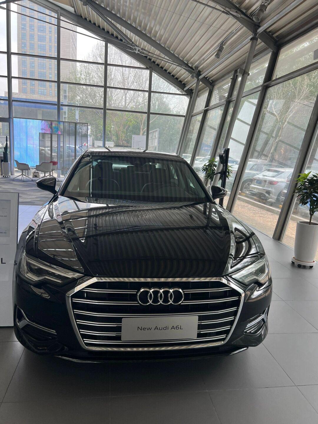 奥迪a6l 40豪华致雅裸车33.8w开回家,豪横!