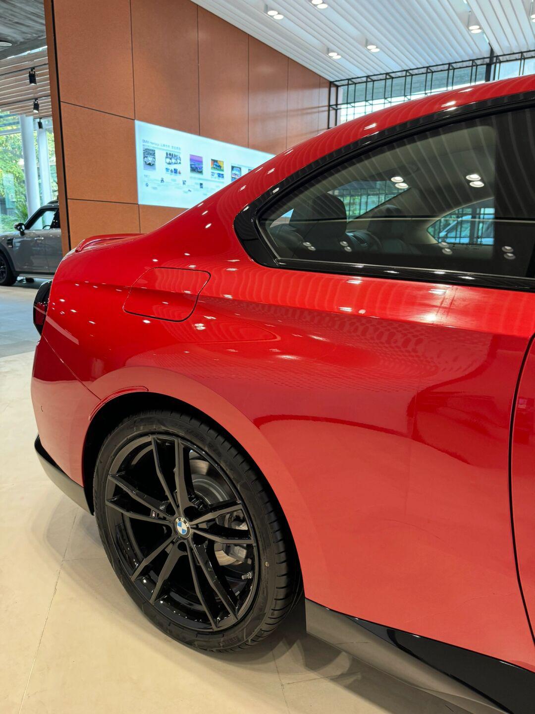 墨尔本红双门后驱版宝马2系现车,有想法吗?