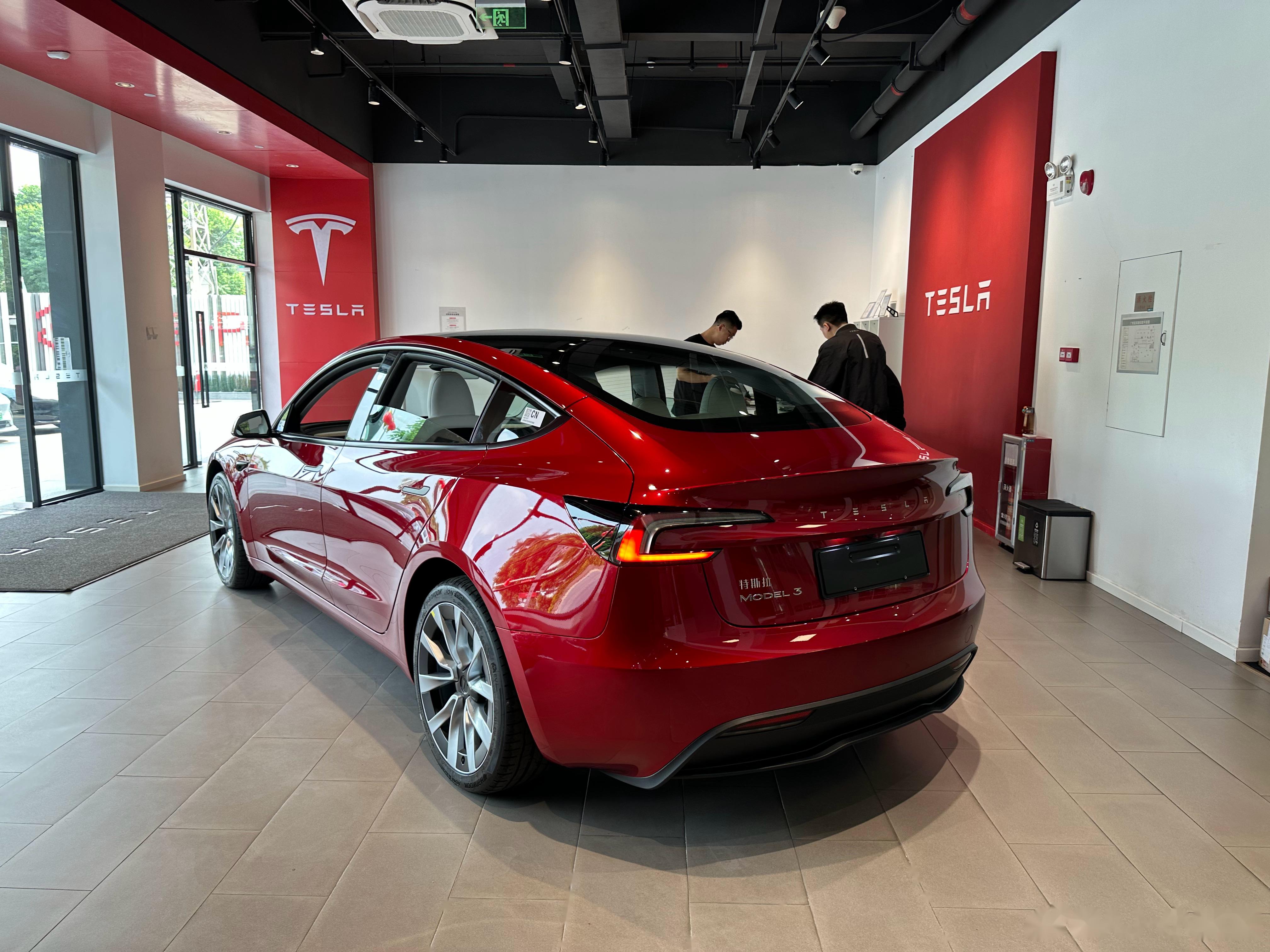 今天参加了特斯拉model 3焕新版的活动,新车变化很大,外观重新设计的