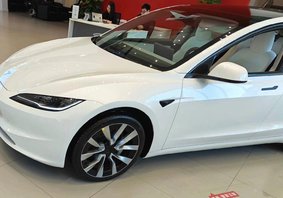 特斯拉model 3焕新版提车驾乘体验