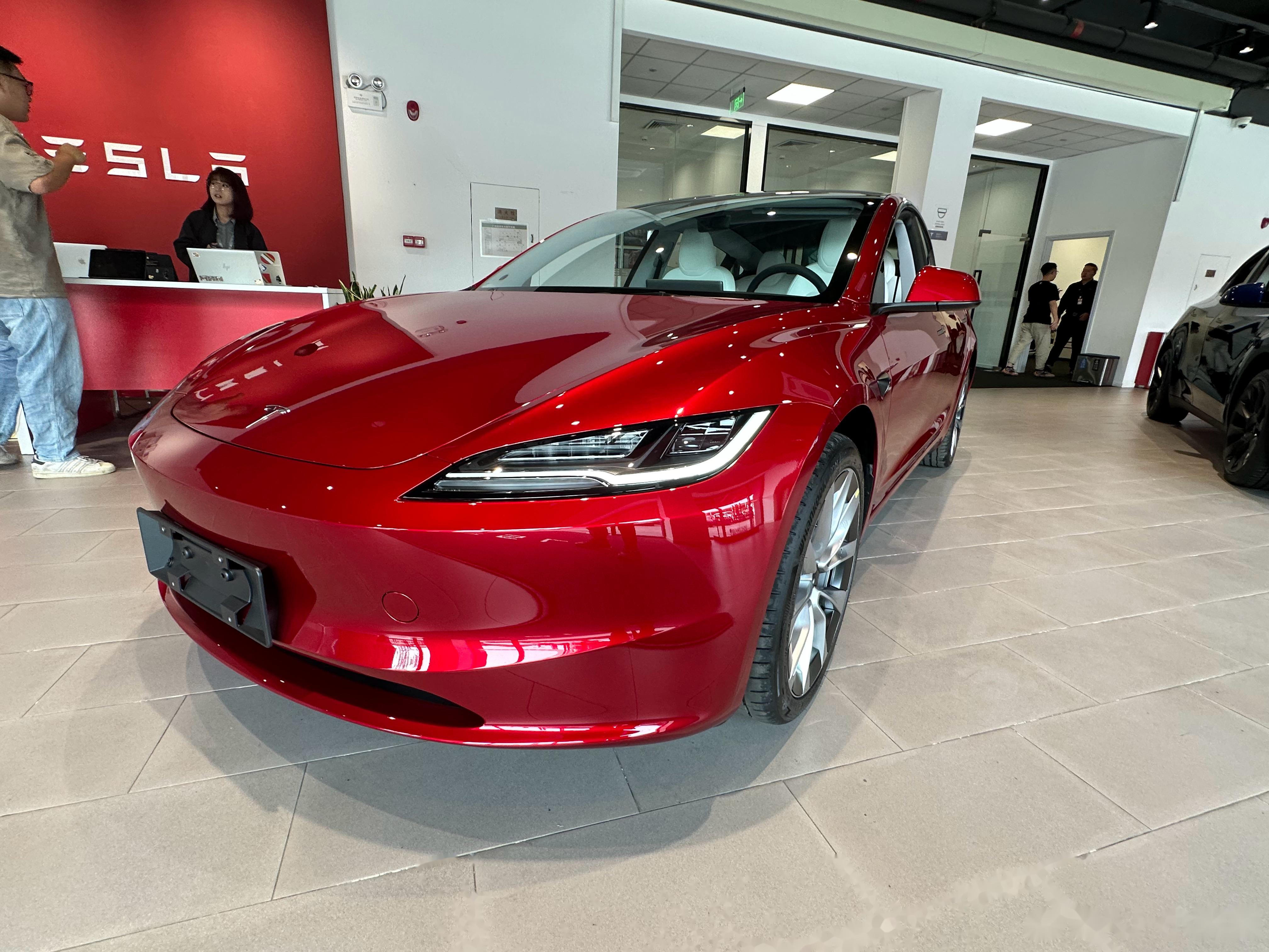 今天参加了特斯拉model 3焕新版的活动,新车变化很大,外观重新设计的